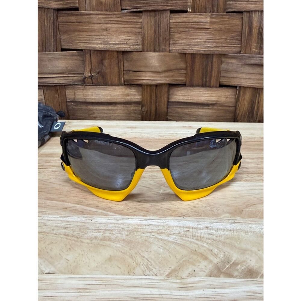 OAKLEY JAWBONE YELLOW BLACK LIVESTRONG BLACK IRIDIUM VENTED LENS SUNGLASSES